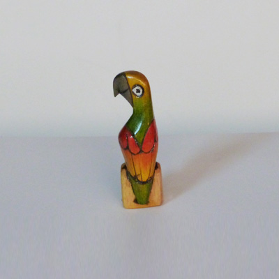 E17-2-11-papagallo-madera-multicolor