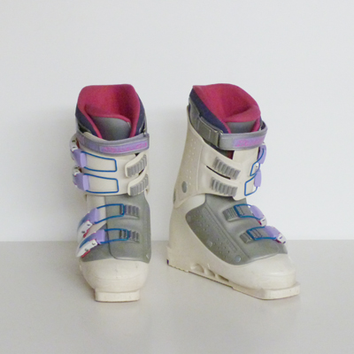 E9.3.1.botas-esquí-gris-rosa